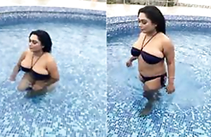 Today Exclusive- Low-spirited Bhabhi In Swimming Pool