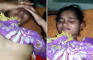 Desi Babe Aaliya Frying Webcam Show