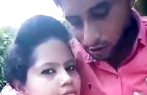 Sexy Indian Girl Bosom Sucking by Boyfriend